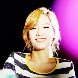  Post de Cumpleaños de Taeyeon 2012  ♥ Tumblr_m0kwtzKI4Z1r4e0bno2_250