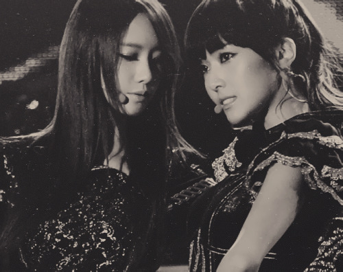 [PIC+GIF][23-1-2011] »-{♥}-»ღ°•(¯`·._.· YoonSic Fam ·._.·´¯)•ღ°»-{♥}-» °l||l° Sexy and Sweet °l||l° - Page 15 Tumblr_m1f2ymyi6W1r0ff47o1_500