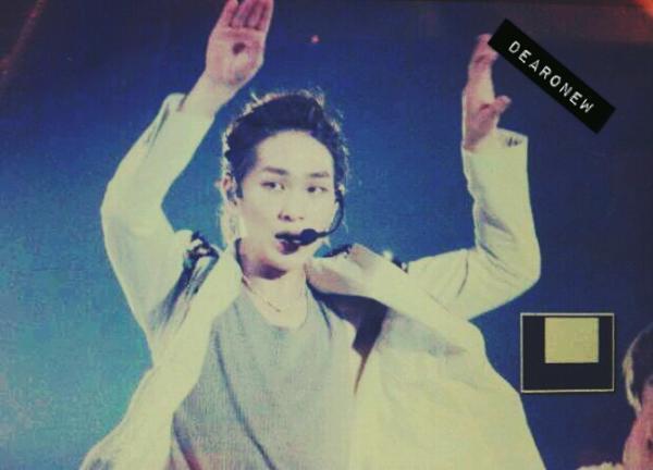 120425 Onew @ 'SHINee World 2012' Japan Arena Tour in Fukuoka Tumblr_m31gvbhSzc1r8fs1io1_1280