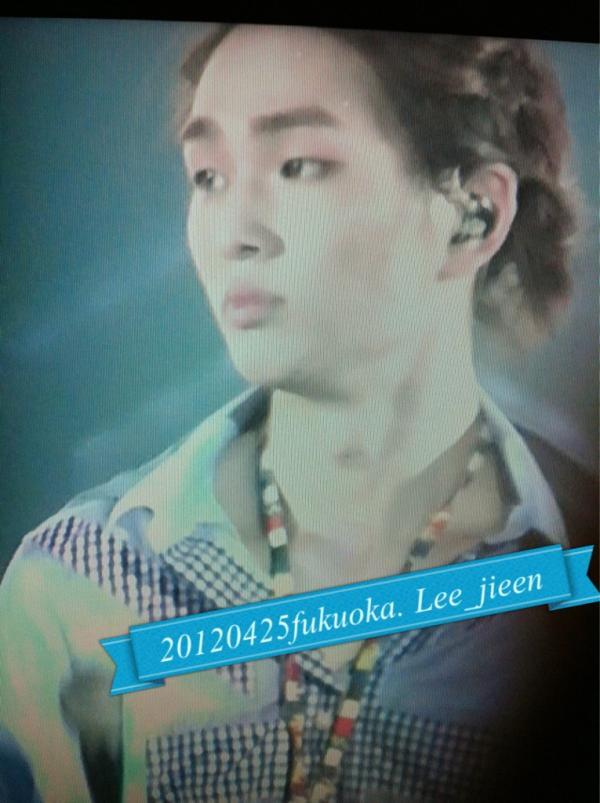 120425 Onew @ 'SHINee World 2012' Japan Arena Tour in Fukuoka Tumblr_m338teZBwB1r8fs1io1_1280