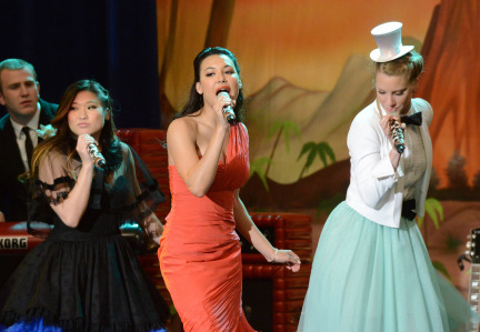 [Glee] Saison 3 - Episode 19 - Prom-A-Saurus Tumblr_m3cxs7eicI1r6nrbwo7_500