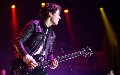 nicholas jerry jonas <3 - صفحة 2 Tumblr_ku7werXfBy1qarv73o1_500