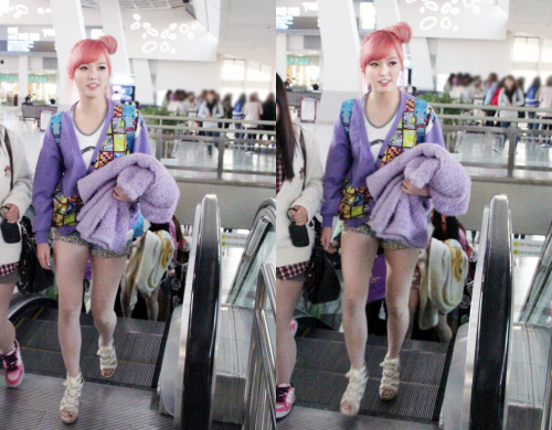 {Pics}{110425}Dal★shabet en el aeropuerto antes de llegar a Jeju Island! Tumblr_lk8ph2TJWY1qg4gqxo1_500