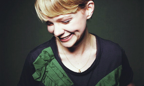 Sally Sparrow || Carey Mulligan Tumblr_lkjcjsJFap1qjdf7to1_500