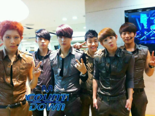 [18.05.11] BEAST en  MnetMcountdown (ACTUALIZADO) Tumblr_llf5na1pps1qzjehuo1_500