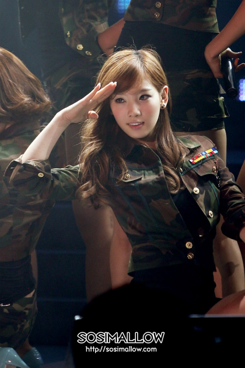 [PIC/GIF][14-07-2011] Kim TaeYeon is so Sexy ~ Tumblr_lo9omhoNWZ1qj0tuyo1_500