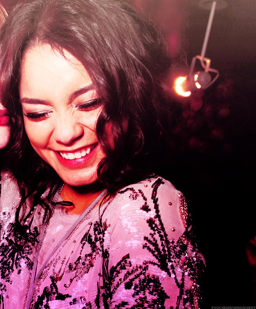 Vanessa Hudgens Biyografi Tumblr_locq00BobH1qa7db7o1_500