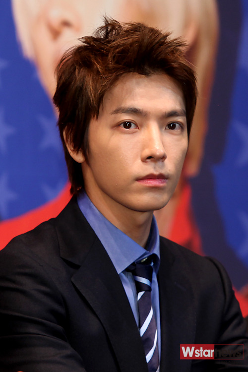 Donghae [동해] - Page 9 Tumblr_lpdw0wdtUN1qdxrpuo1_500