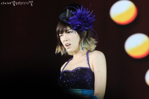 [PICS][GIFS][07-08-2011] Taeyeon - Một Kid Leader hoàn hảo Tumblr_lpj1aoadbd1r184nvo1_500