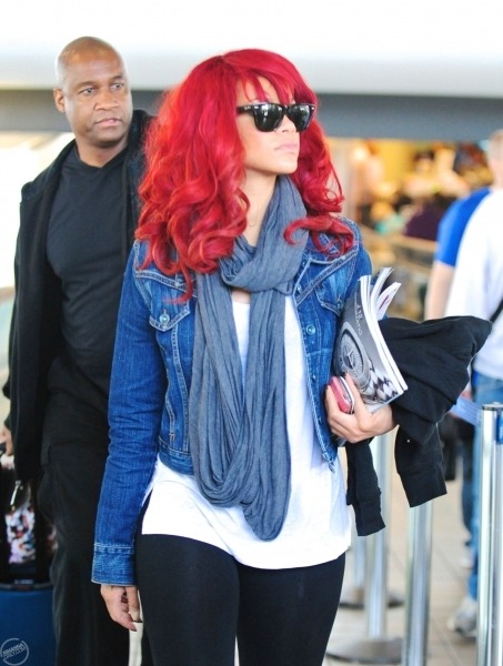 Rihanna .  - Page 8 Tumblr_lpo115Qy5W1qj7acbo1_500