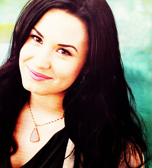 Demi Lovato  - Page 13 Tumblr_lpsuhvqkIH1qam7ojo1_r1_500