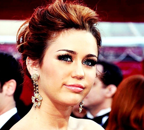 Miley Cyrus - Page 31 Tumblr_lpvk8rINQd1qd06eno1_500