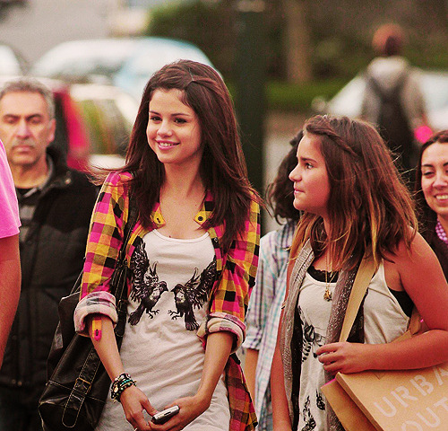 Selena Gomez[2] - Page 13 Tumblr_lqsv0385EQ1qleox1o1_500