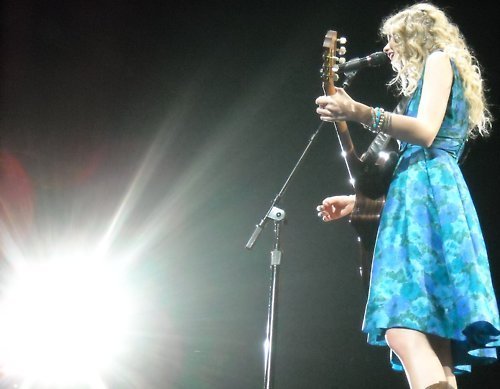 Taylor Swift - Page 8 Tumblr_lrlqgsrCVW1qbgvdvo1_500