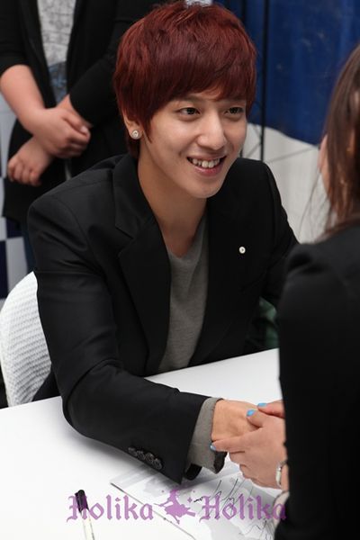 Everything about JUNG YONGHWA (정용화) - Page 3 Tumblr_lsbey5kFhj1qag68vo2_400