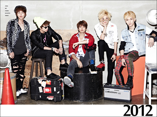 SHINee @ Official Calendar 2012 from SME Tumblr_luss0nudrq1qzzb83o1_500