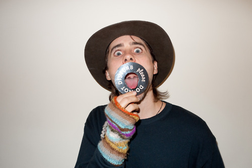 8 - [PHOTOSHOOT] Jared Leto by Terry Richardson - Page 16 Tumblr_lwipvaO7fw1qfsjn7o2_500