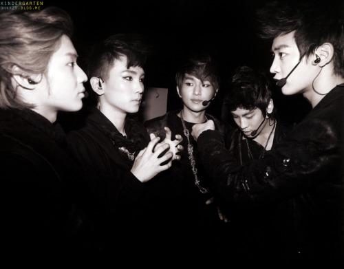 SHINee @ SWC The First Photobook Tumblr_lwvbl8qeCH1qeapkdo1_500