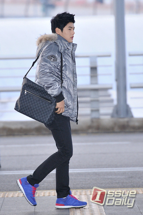 [OTHER] 120106 ZE:A in Incheon International Airport Tumblr_lxcwu43FVC1qgigrlo4_500