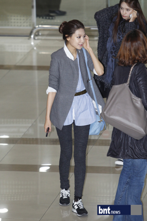 {PIC} 100112 Sooyoung Gimpo Airoport Tumblr_lxlzm8PoIm1qiamyso2_500