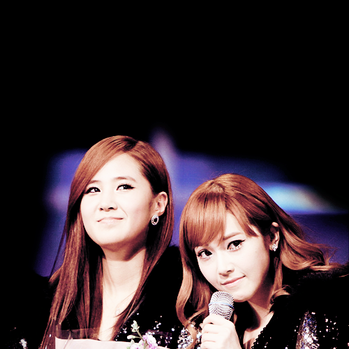 [PIC+VID+GIF][6/1/2012]«๑۩۞۩๑_ YURI ♥ JESSICA_๑۩۞۩๑_ PARIS ♥♕♥ ROMANTIC CITY ♥f  YULSIC_๑۩۞۩๑» - Page 19 Tumblr_ly69hlTyQe1qbp047o1_500