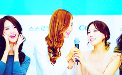 [PICS/GIFS][31/10/2011]†°•°(¯`'•. Gà Bông .•'´¯)°•°†,๑۩۩۞۩۩๑Ếch Bông Vồ Nai Tơ๑۩۩۞۩ ۩๑ - Page 38 Tumblr_lyjlooc7r01qigaf6o1_250