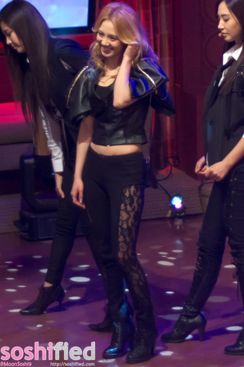 [OFFICIAL/CAP/FANTAKEN][01-02-2012] SNSD ||  Live! with Kelly Show  - NYC Tumblr_lz624zFdYe1qeeesfo1_500