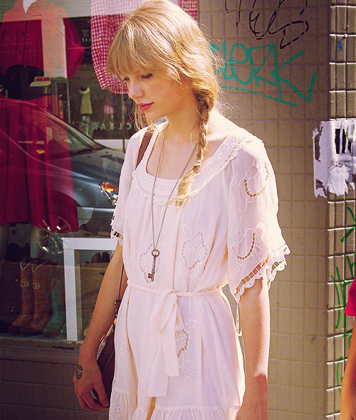 Taylor Swift - Page 25 Tumblr_m0twnnfSZG1qk6vhao1_500