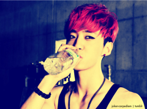 [PIC-GIF][17-03-2012] Yong Guk Image Tumblr_m0xiwpSnnw1qksemgo1_500