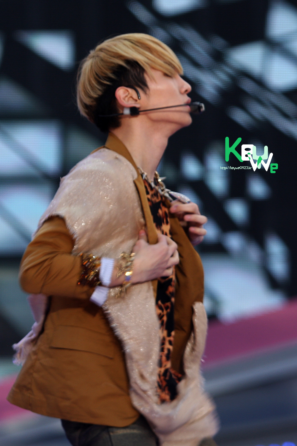 120414 Key @ KBS Love Request Tumblr_m2h3wlaNX01r5kb7po1_1280