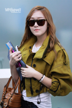 [PICS][25/04/2012]Jessica @Incheon Airport Tumblr_m317yxegxK1r4oun7o2_250