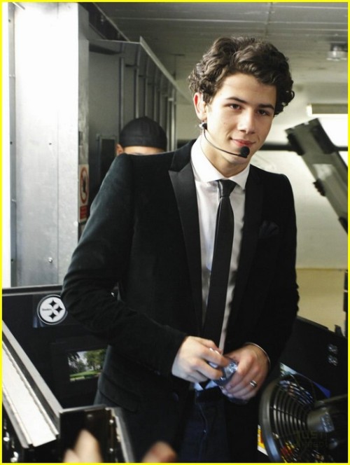 nicholas jerry jonas <3 - صفحة 11 Tumblr_l1c8197N111qbokxeo1_500