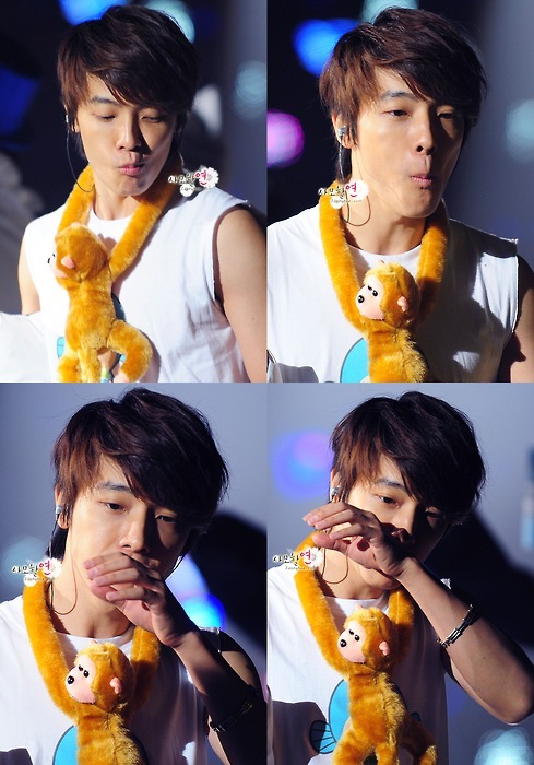 Donghae [동해] - Page 4 Tumblr_l3u0egzmHU1qa5gb8o1_500