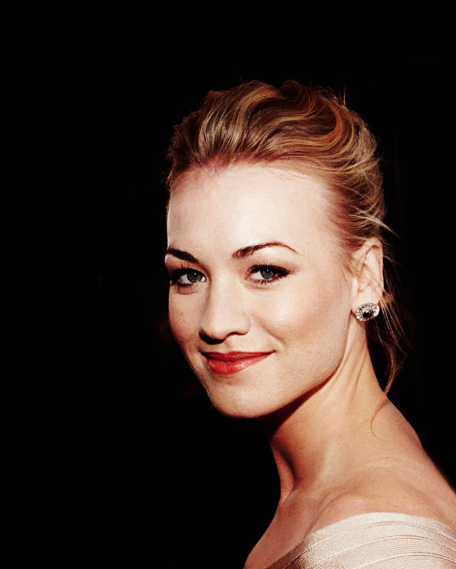 (F) YVONNE STRAHOVSKI Ҩ Il n'y a pas de honte à préférer le bonheur. Tumblr_l3yao3a95O1qawwzko1_500