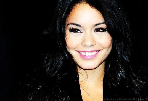Vanessa Hudgens'Love me, hate me, say you what you want about me Tumblr_ldll1jav931qbam8yo1_500