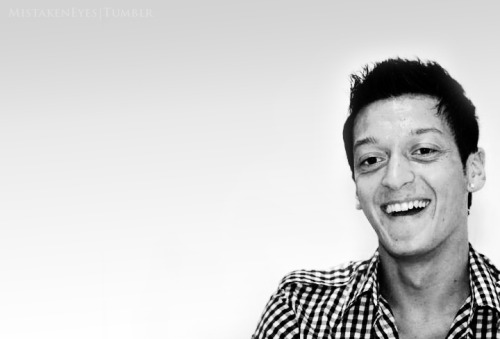 Mesut Ozil Tumblr_lfuuoxKI7u1qbo5uio1_500