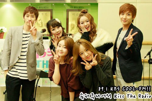 {Pics}Serri y Subin en ‘Kiss The Radio’ con Super Junior’s Eunhyuk y Leeteuk y JQT’s Ji Eun y Min Sun. Tumblr_lifgn1fHCm1qg4gqxo1_500