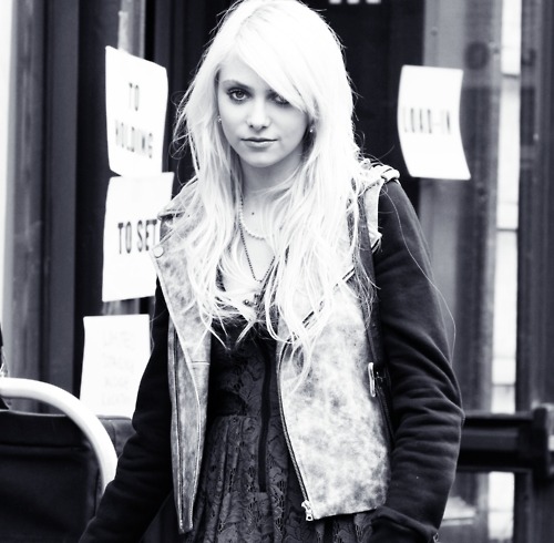 ·Taylor M. Momsen. Tumblr_ljfy9cF8AP1qggyq3o1_500