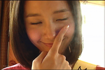 [YOONAISM/GIFS][10-6-2011] Yoongie Choding - Tình yêu muôn đời [♥] - Page 3 Tumblr_lmkqeowPIB1qbe9beo1_400
