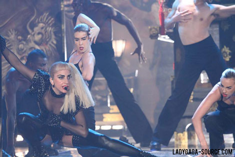 Promoción >> Era "Born This Way" [5] - Página 27 Tumblr_lnpyg5EL0E1qi4h8ro1_500