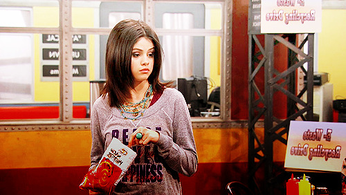 Selena Gomez - Page 19 Tumblr_lnue7wG4t61qi06d0o1_500