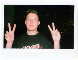 Matt Helders - Página 8 Tumblr_lpl896aMbM1qzby13o2_250