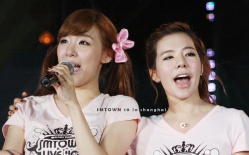 [PICS/GIFS][16-08-2011] 2NY - Two Pink Bunny ♥ Tumblr_lq0xsw7MLx1qayjzyo1_500