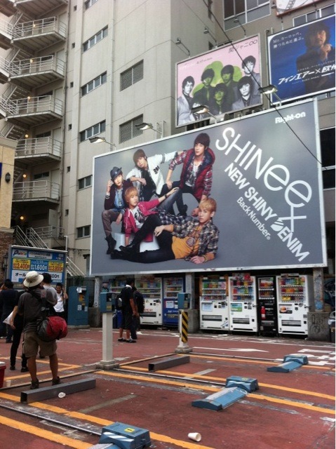 110831 SHINee @ Right-On campaign billboard Tumblr_lqs95uIQy71qeapkdo1_500