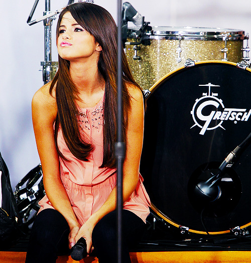 Selena Gomez[2] - Page 13 Tumblr_lqsqp5LzB81r1vxhro1_500