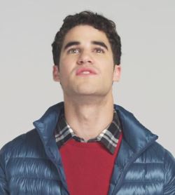 Darren Criss para Uniqlo Tumblr_lr4uobh0bT1qmh87yo3_250