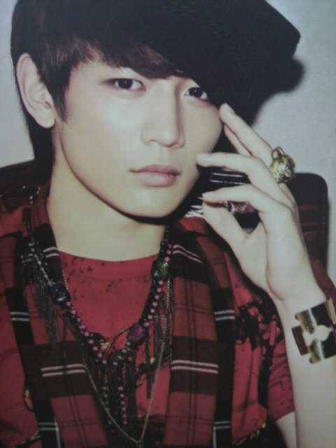 [Scans] SHINee @ Japanese Lucifer Preview Tumblr_lrovh4SLcW1qbdtc2o1_500