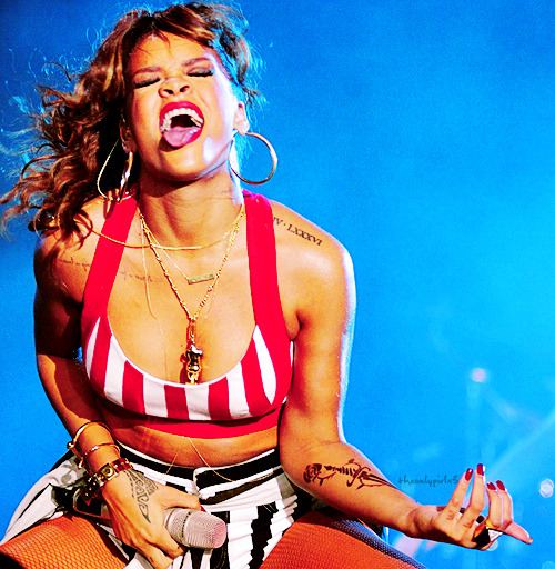 Fotos de Rihanna (apariciones, conciertos, portadas...) [4] Tumblr_ls0npvX6bw1qhlm2ro1_500