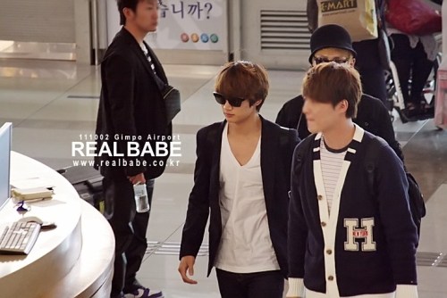 021011 SHINee en el aeropueto @ Gimpo Airport Tumblr_lsfccwFyqn1qeapkdo1_500