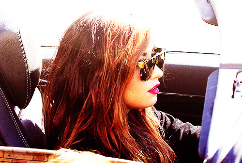 Demi Lovato  - Page 11 Tumblr_lt57xbj1Ec1qam7ojo1_500